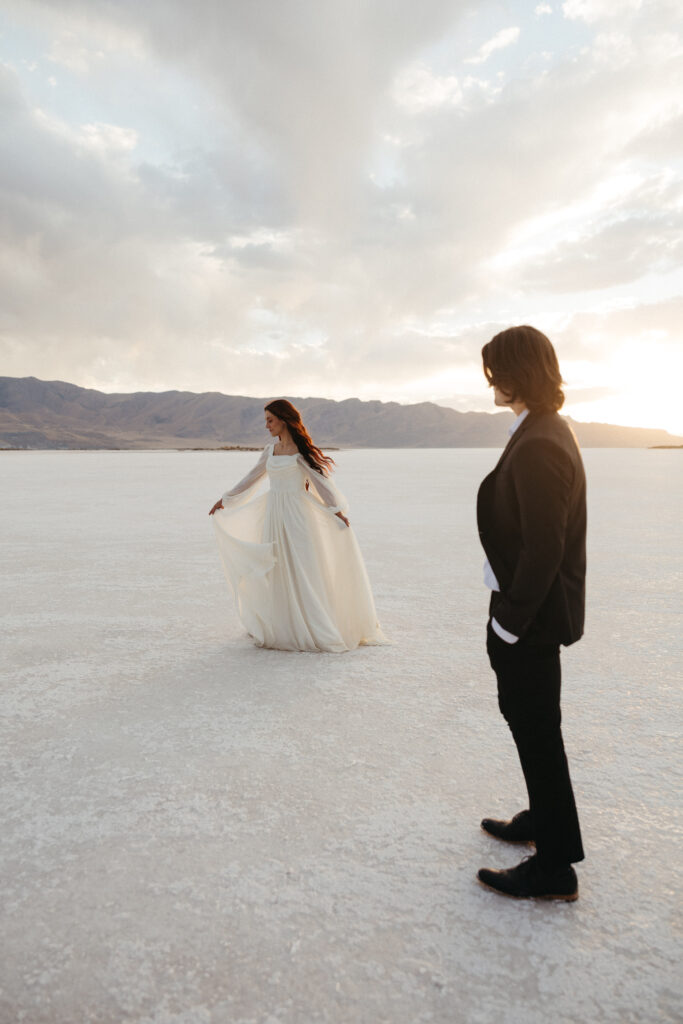 Editorial wedding photography at Bonneville Salt Flats in Utah.